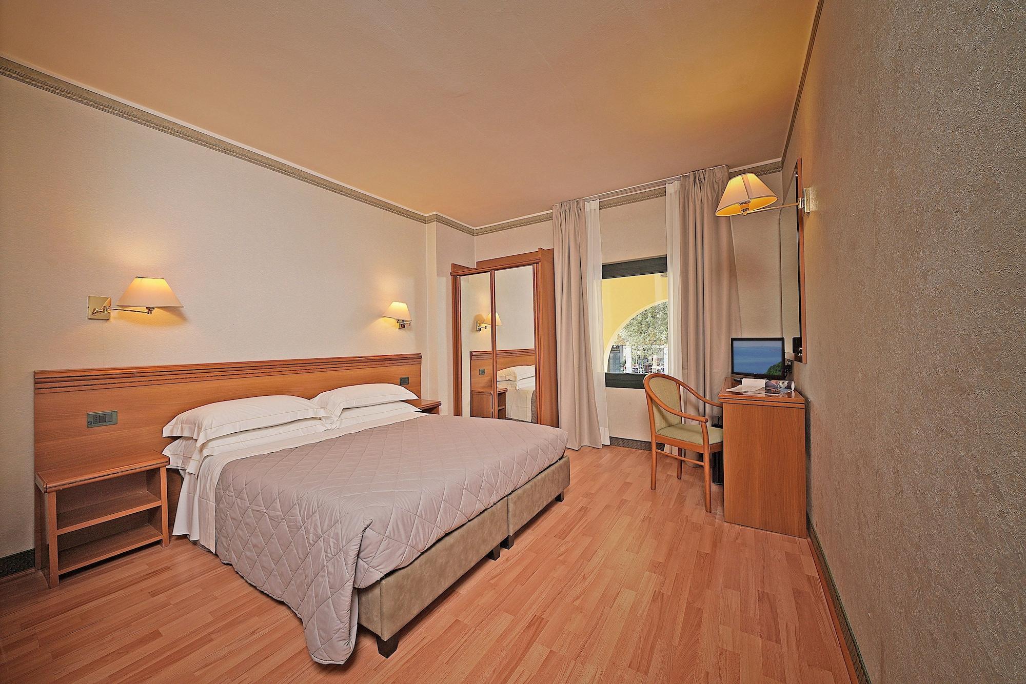 Hotel Du Lac Gardone Riviera Εξωτερικό φωτογραφία